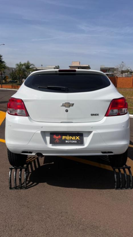 CHEVROLET Onix Hatch 1.0 4P FLEX LT, Foto 5