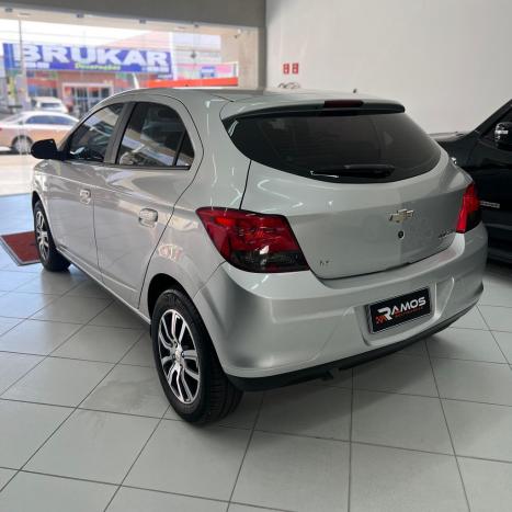 CHEVROLET Onix Hatch 1.4 4P FLEX LT, Foto 3