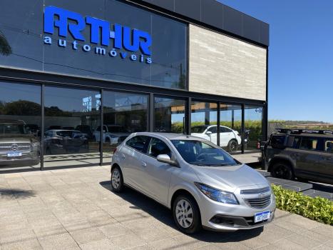 CHEVROLET Onix Hatch 1.4 4P FLEX LT, Foto 3