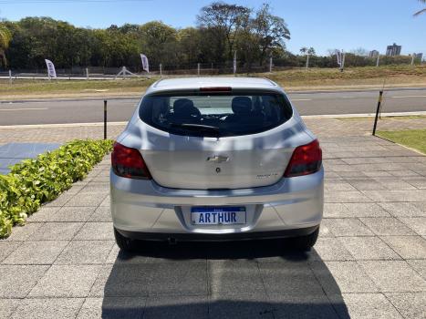 CHEVROLET Onix Hatch 1.4 4P FLEX LT, Foto 5