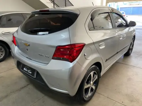CHEVROLET Onix Hatch 1.4 4P FLEX LTZ, Foto 3