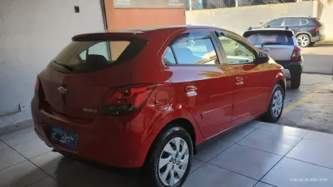 CHEVROLET Onix Hatch 1.4 4P FLEX LT, Foto 5