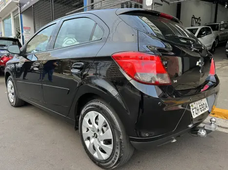 CHEVROLET Onix Hatch 1.4 4P FLEX LT, Foto 4
