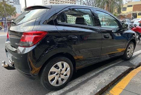 CHEVROLET Onix Hatch 1.4 4P FLEX LT, Foto 5