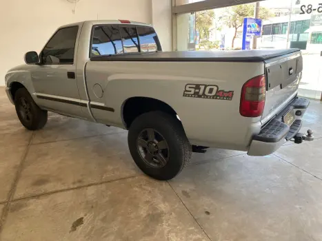 CHEVROLET S10 2.8 12V COLINA 4X4 CABINE SIMPLES TURBO DIESEL, Foto 4