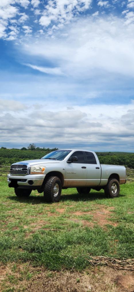 DODGE Ram 5.9 I6 24V 2500 SLT CABINE DUPLA TURBO DIESEL 4X4 AUTOMTICO, Foto 2
