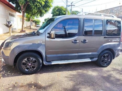 FIAT Doblo 1.8 16V 4P FLEX ADVENTURE 6 LUGARES, Foto 4