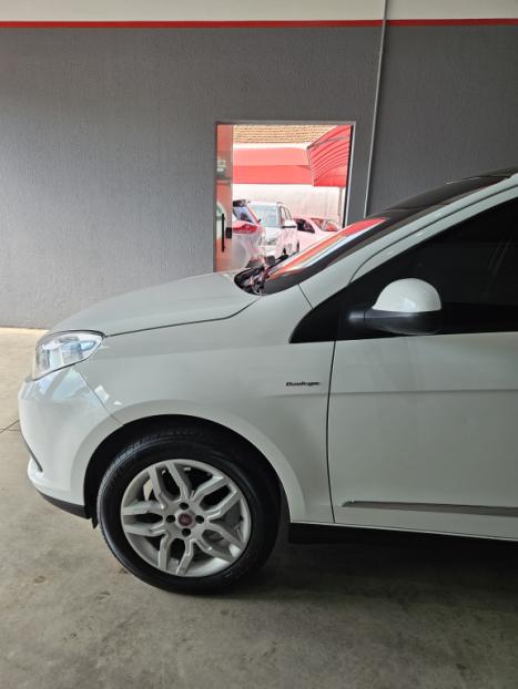 FIAT Grand Siena 1.6 16V 4P FLEX ESSENCE DUALOGIC AUTOMATIZADO, Foto 9