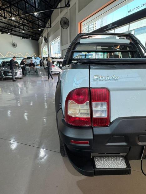 FIAT Strada 1.8 16V ADVENTURE LOCKER  FLEX CABINE DUPLA MANGALARGA MARCHADOR, Foto 9