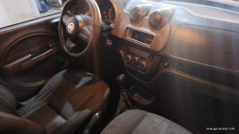 FIAT Uno 1.0 FLEX VIVACE, Foto 3