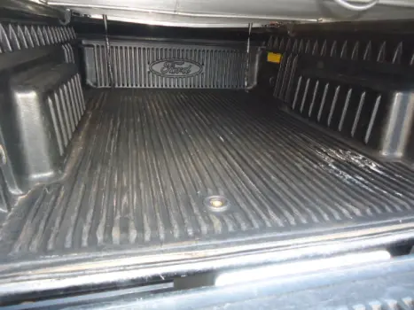 FORD Courier 1.6 L, Foto 5