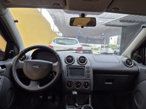 FORD Fiesta Hatch 1.6, Foto 2