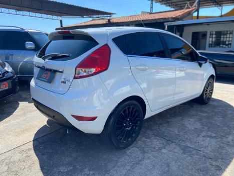 FORD Fiesta Hatch 1.6 4P FLEX TITANIUM POWERSHIFT AUTOMTICO, Foto 4