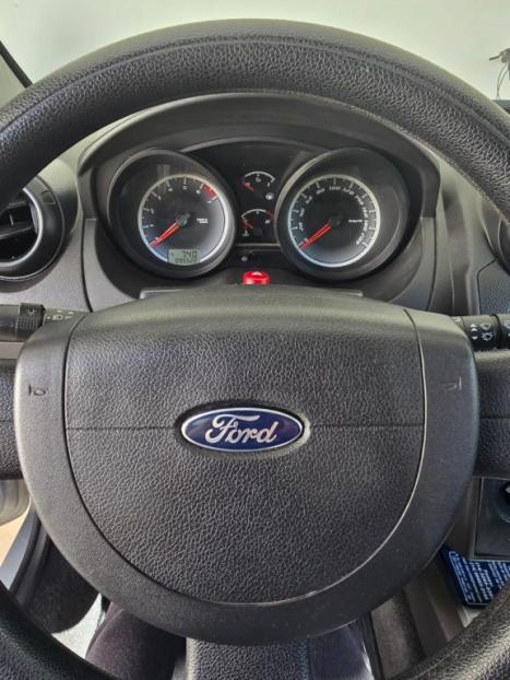 FORD Fiesta Hatch 1.0 4P, Foto 3
