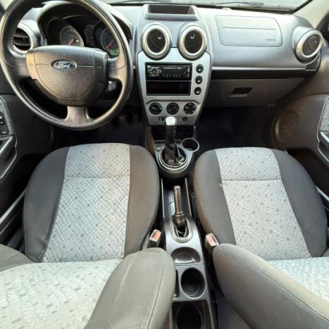 FORD Fiesta Hatch 1.6, Foto 2