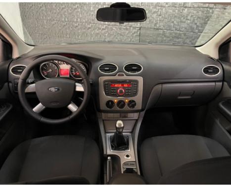 FORD Focus Hatch 1.6 4P GLX, Foto 10