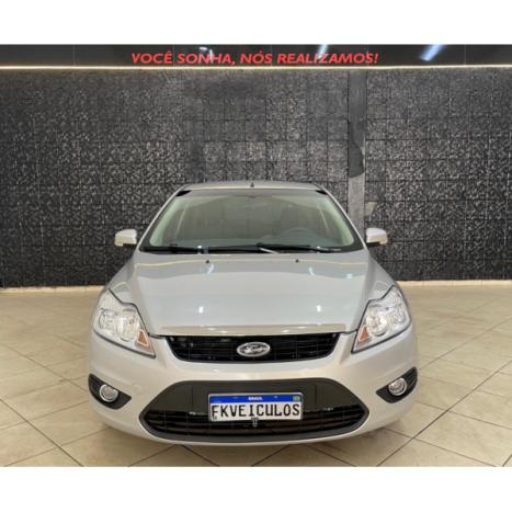 FORD Focus Hatch 1.6 4P GLX, Foto 2