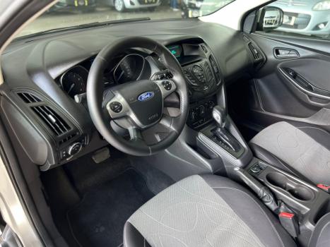 FORD Focus Hatch 1.6 16V 4P FLEX SE POWERSHIFT AUTOMTICO, Foto 13