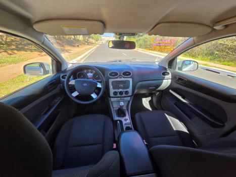 FORD Focus Hatch 1.6 4P, Foto 11