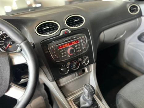 FORD Focus Hatch 1.6 16V 4P SE PLUS FLEX, Foto 5