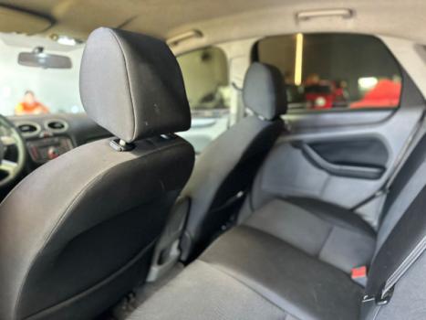 FORD Focus Hatch 1.6 16V 4P SE PLUS FLEX, Foto 11