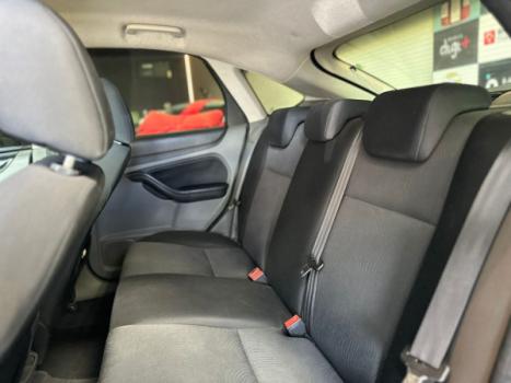 FORD Focus Hatch 1.6 16V 4P SE PLUS FLEX, Foto 16