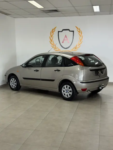 FORD Focus Hatch 1.6 16V 4P FLEX GL, Foto 2