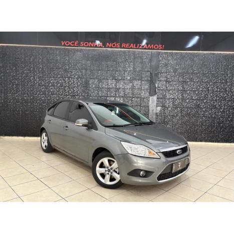 FORD Focus Hatch 1.6 4P GLX, Foto 2