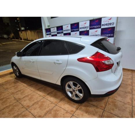 FORD Focus Hatch 1.6 16V 4P SE FLEX, Foto 2