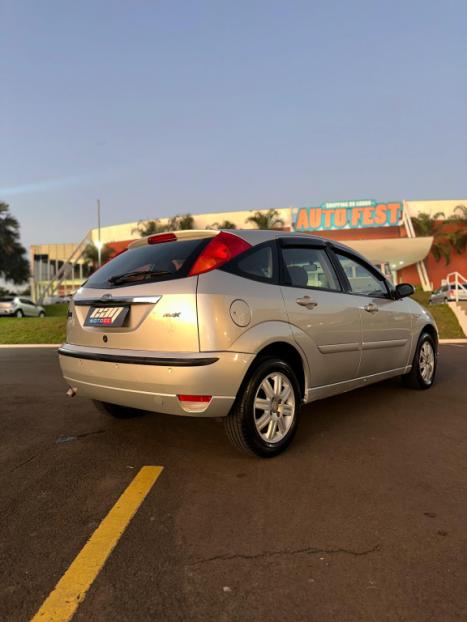 FORD Focus Hatch 1.6 4P GLX, Foto 8