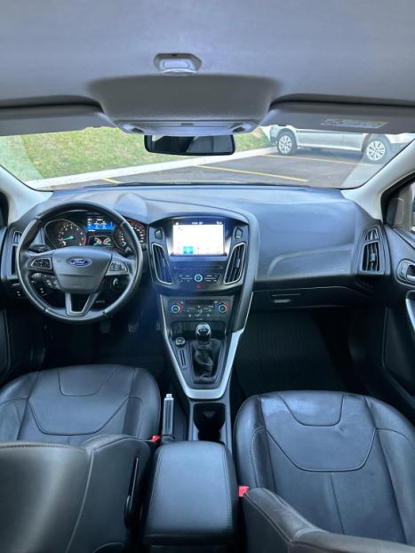 FORD Focus Hatch 1.6 16V 4P SE PLUS FLEX, Foto 7