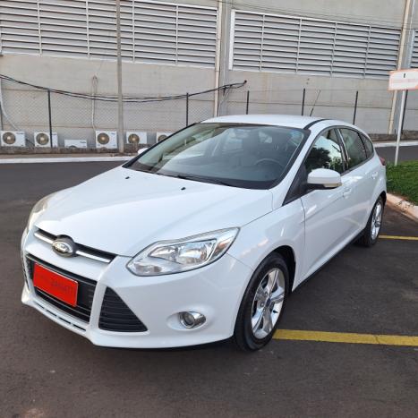 FORD Focus Hatch 1.6 16V 4P SE PLUS FLEX, Foto 1