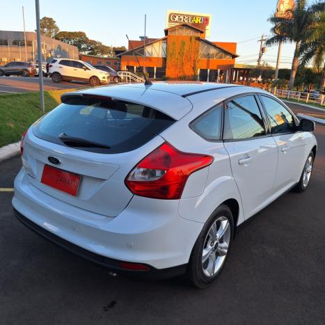 FORD Focus Hatch 1.6 16V 4P SE PLUS FLEX, Foto 4