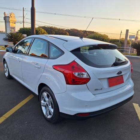 FORD Focus Hatch 1.6 16V 4P SE PLUS FLEX, Foto 5