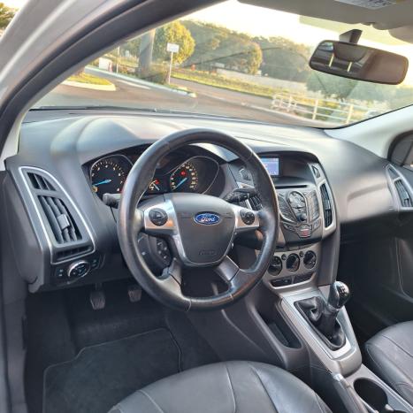 FORD Focus Hatch 1.6 16V 4P SE PLUS FLEX, Foto 7