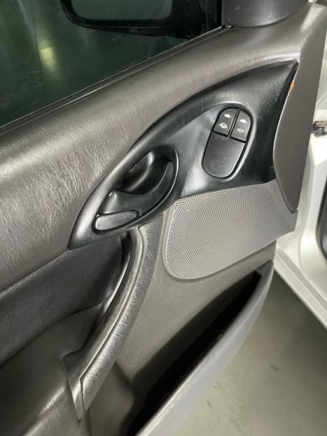FORD Focus Hatch 1.6 16V 4P SE FLEX, Foto 11