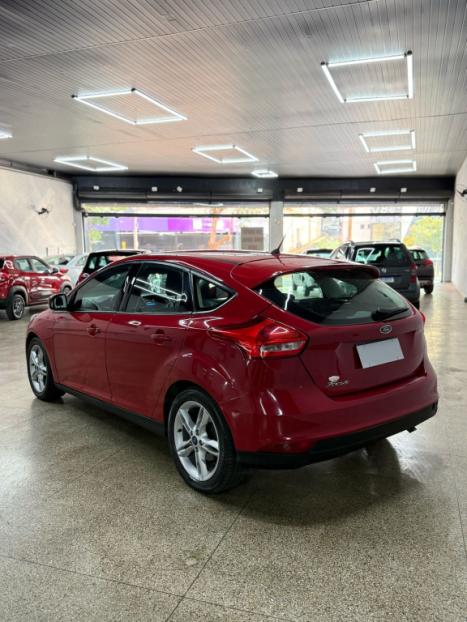 FORD Focus Hatch 1.6 16V 4P SE PLUS FLEX, Foto 16