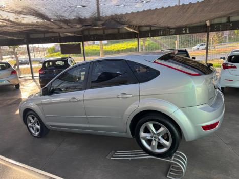 FORD Focus Hatch 1.6 4P GLX, Foto 2