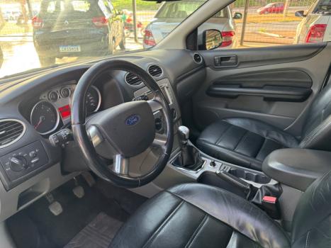 FORD Focus Hatch 1.6 4P GLX, Foto 4