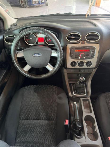 FORD Focus Hatch 1.6 4P, Foto 8