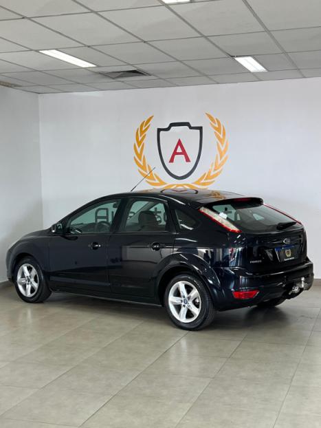 FORD Focus Hatch 1.6 4P, Foto 2