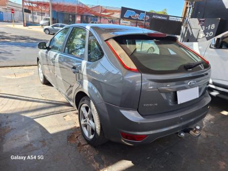 FORD Focus Hatch 1.6 4P GLX, Foto 3