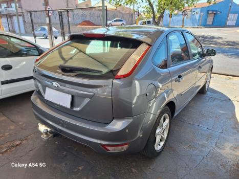 FORD Focus Hatch 1.6 4P GLX, Foto 4