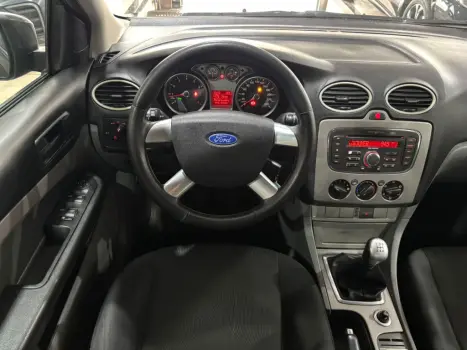 FORD Focus Hatch 1.6 16V 4P FLEX GL, Foto 7