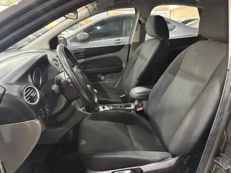 FORD Focus Hatch 1.6 16V 4P FLEX GL, Foto 9