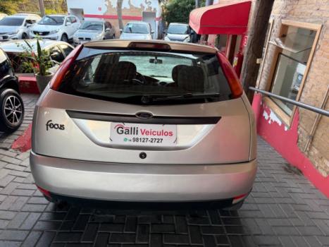 FORD Focus Hatch 1.8 16V 4P, Foto 5