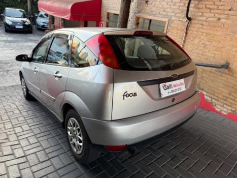 FORD Focus Hatch 1.8 16V 4P, Foto 6