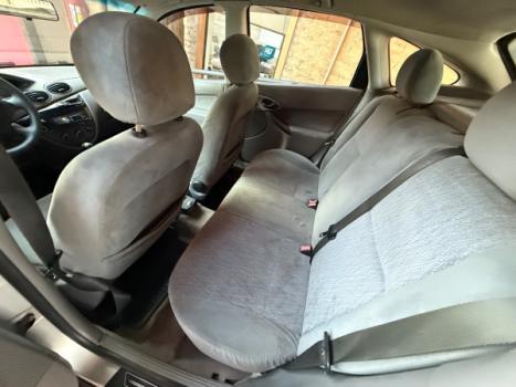 FORD Focus Hatch 1.8 16V 4P, Foto 7