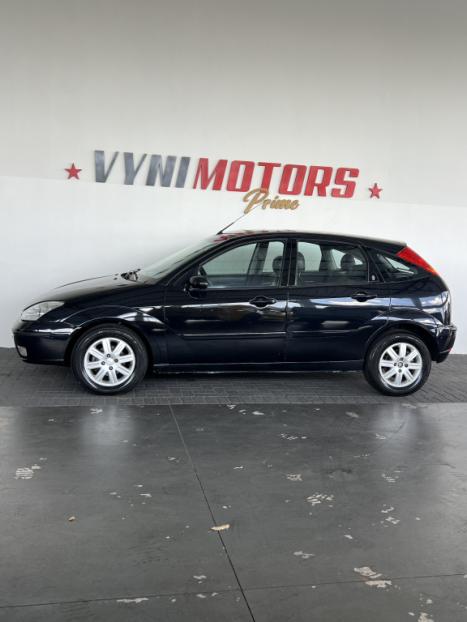 FORD Focus Hatch 2.0 16V 4P GHIA AUTOMTICO, Foto 1