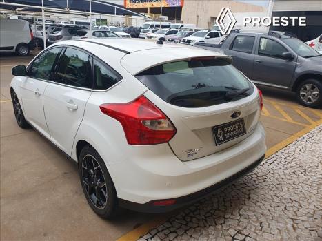 FORD Focus Hatch 2.0 16V 4P TITANIUM PLUS FLEX, Foto 6